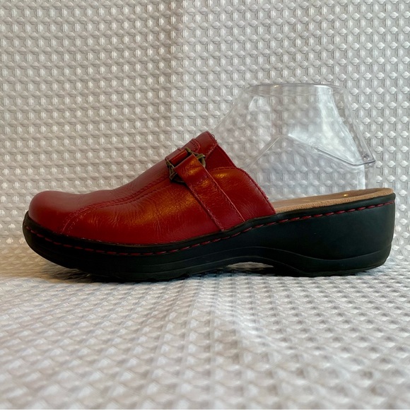 CLARKS Hayla Marina Wine Red Leather Slip-On Comfort Mules Women's Size 8M #721 - Picture 4 of 15